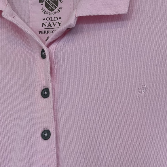 Women's Vintage Old Navy Perfect Fit Half Button Shirt, Size Medium - Picture 4 of 9